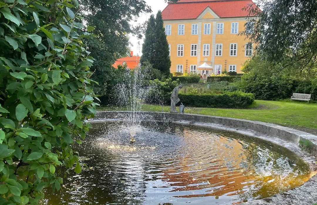 Jagdschloss Quitzin-1